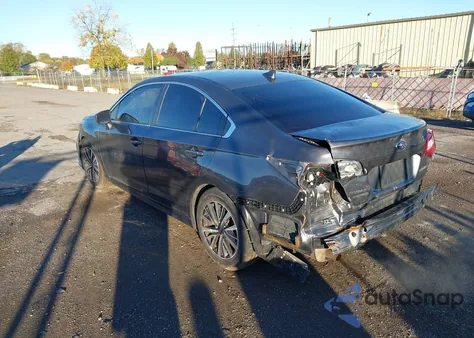 2019 Subaru Legacy 2.5I Premium z USA, uszkodzony, nr VIN 4S3BNAF65K3038031